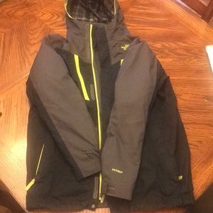 Boys NorthFace Hyvent ski jacket